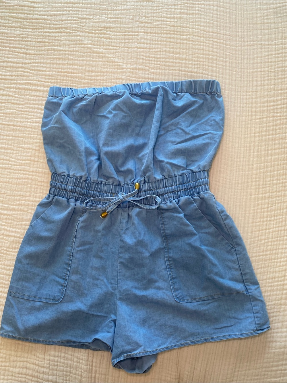 Hint of Blush Strapless Chambray Romper Size M Blue Smocked Waist Pockets